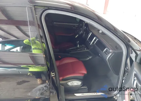 2018 Porsche Macan Gts z USA, uszkodzony, nr VIN WP1AG2A5XJLB64392